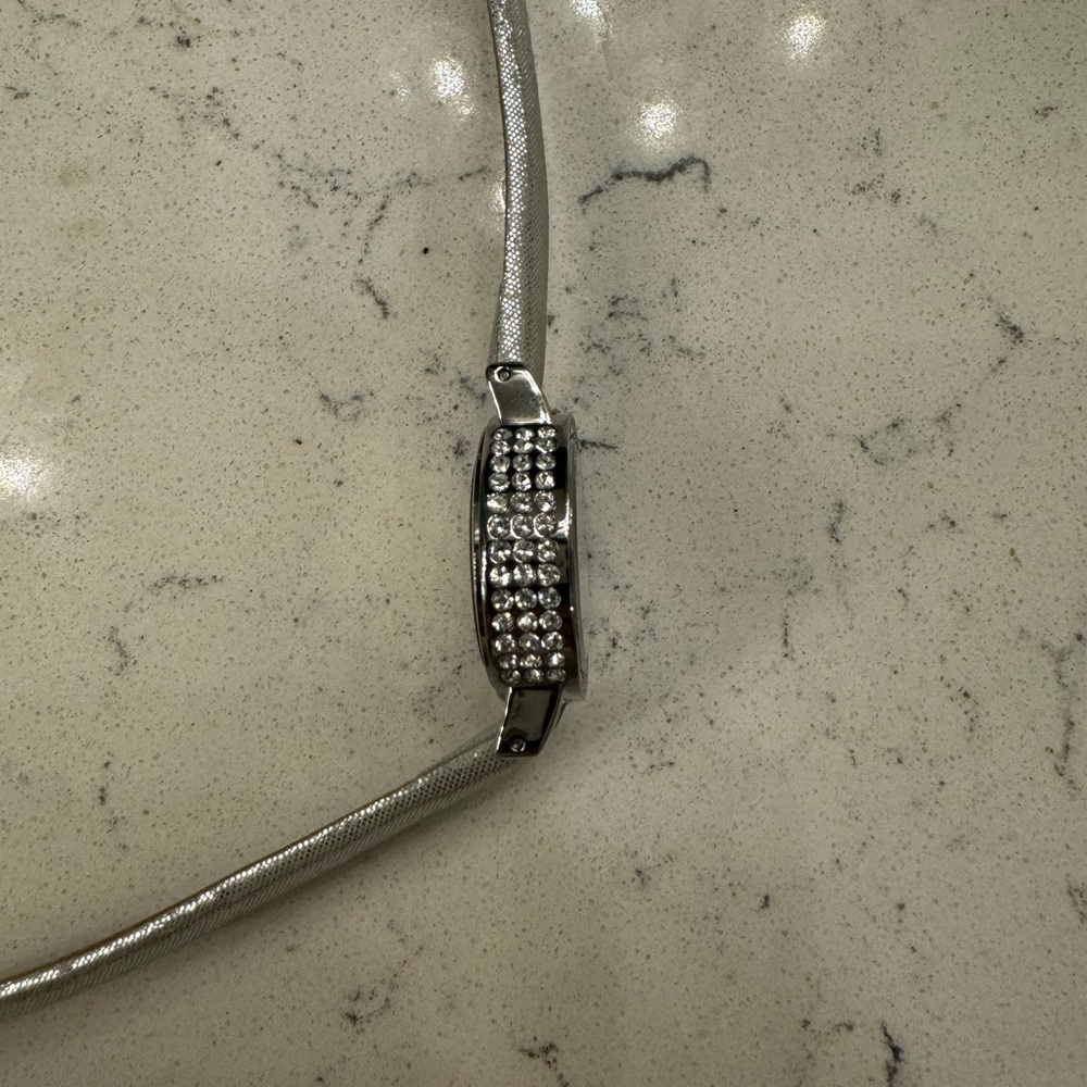 Guess silver watch - Picture 5 of 8
